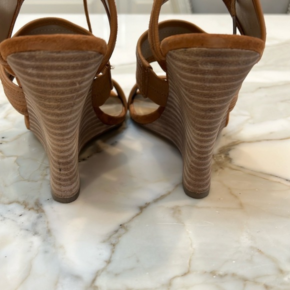 SOLE SOCIETY LEATHER AND SUEDE TAN WEDGES WITH TIE SZ-10 GREAT CONDITION! ๐๐๐ - Picture 3 of 5